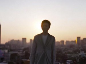 老公看到我与朋友亲密互动露出开心笑容的背后故事