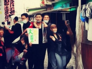 校花门事件引发热议 社会舆论与校园文化的深刻反思