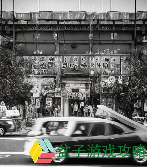 胡桃下的水滴轻盈舞动，映照出梦幻般的原神世界魅力