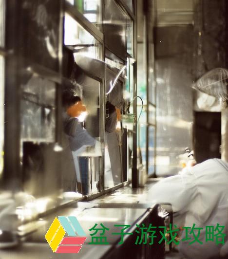 公交车上一个接一个免费视频_公交车上接连播放免费视频，乘客们共享欢乐时光与精彩瞬间